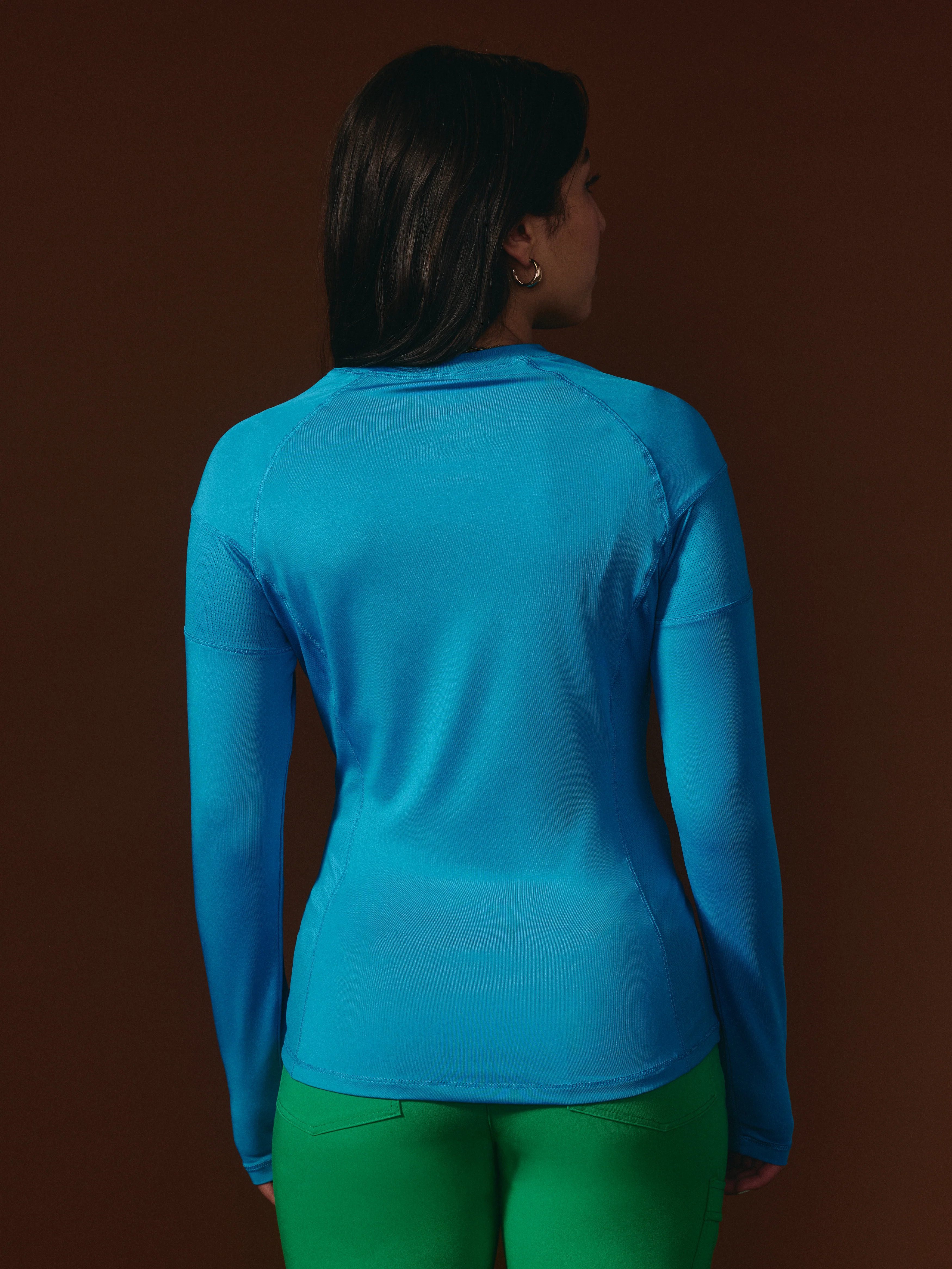 G-M x Pony - Chandail Underscrub Ultra-Performant - Blue - ''Care Club'' - Manches Longues Pour Femme - Image 3