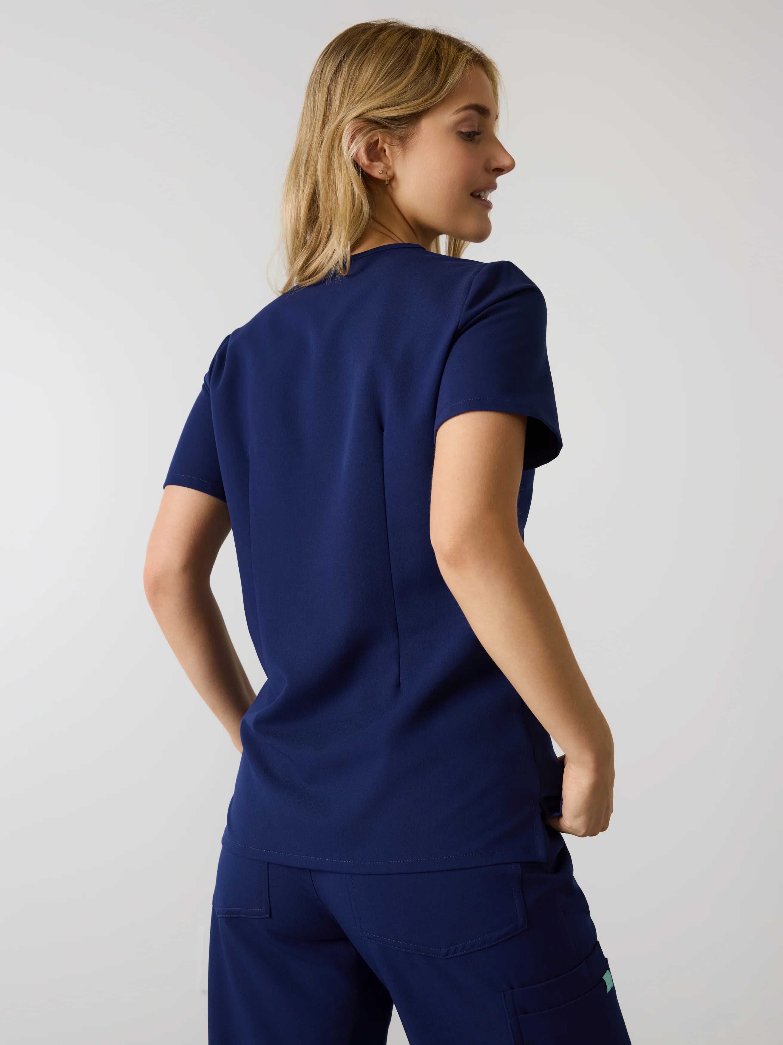LIV RE-GARDE™ - MODERN NAVY - Three Pockets Scrub Top - SILVADUR™ - Image 3