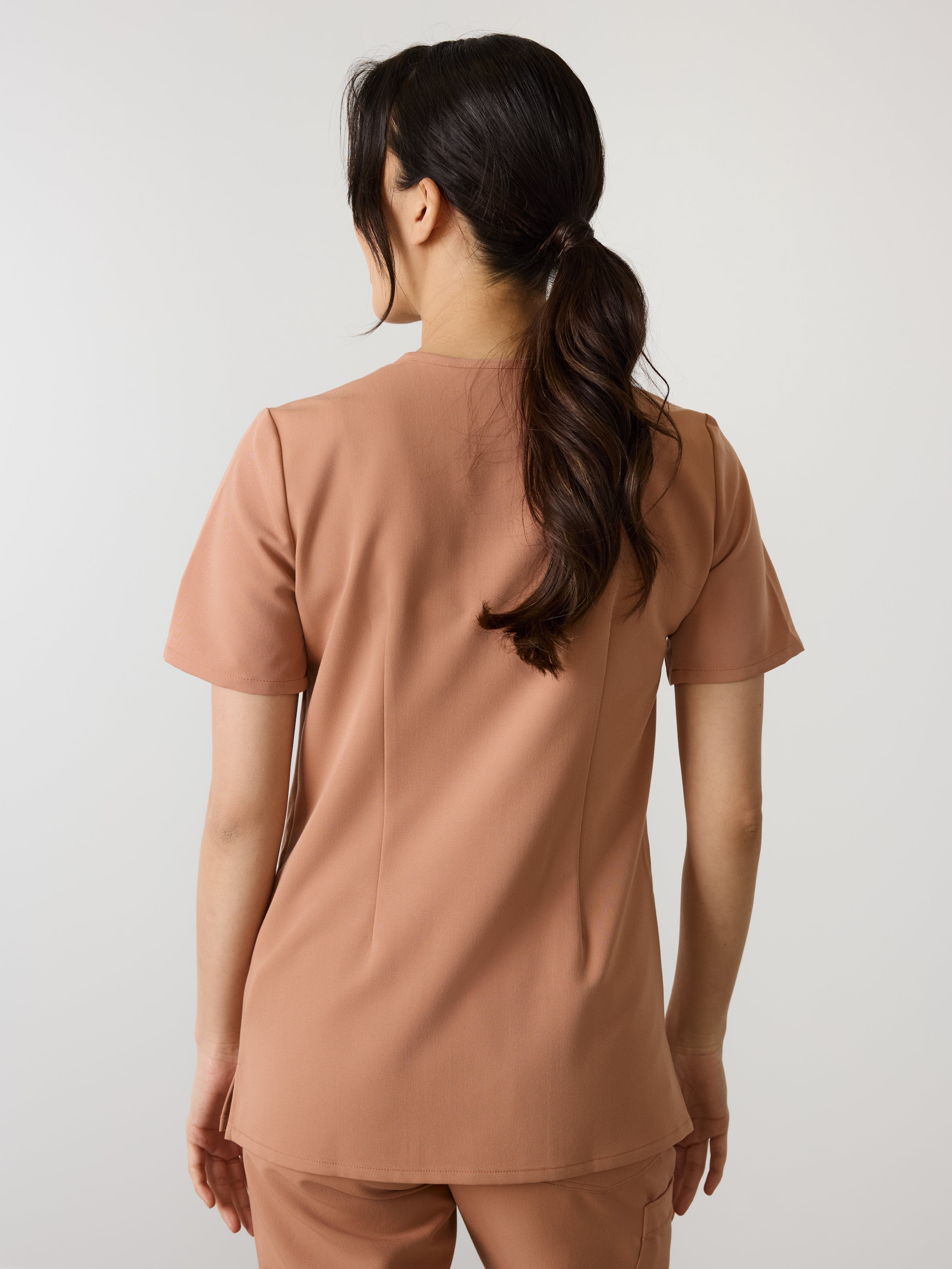 LIV RE-GARDE™ - MOCHA - Three Pockets Scrub Top - SILVADUR™ - Image 3