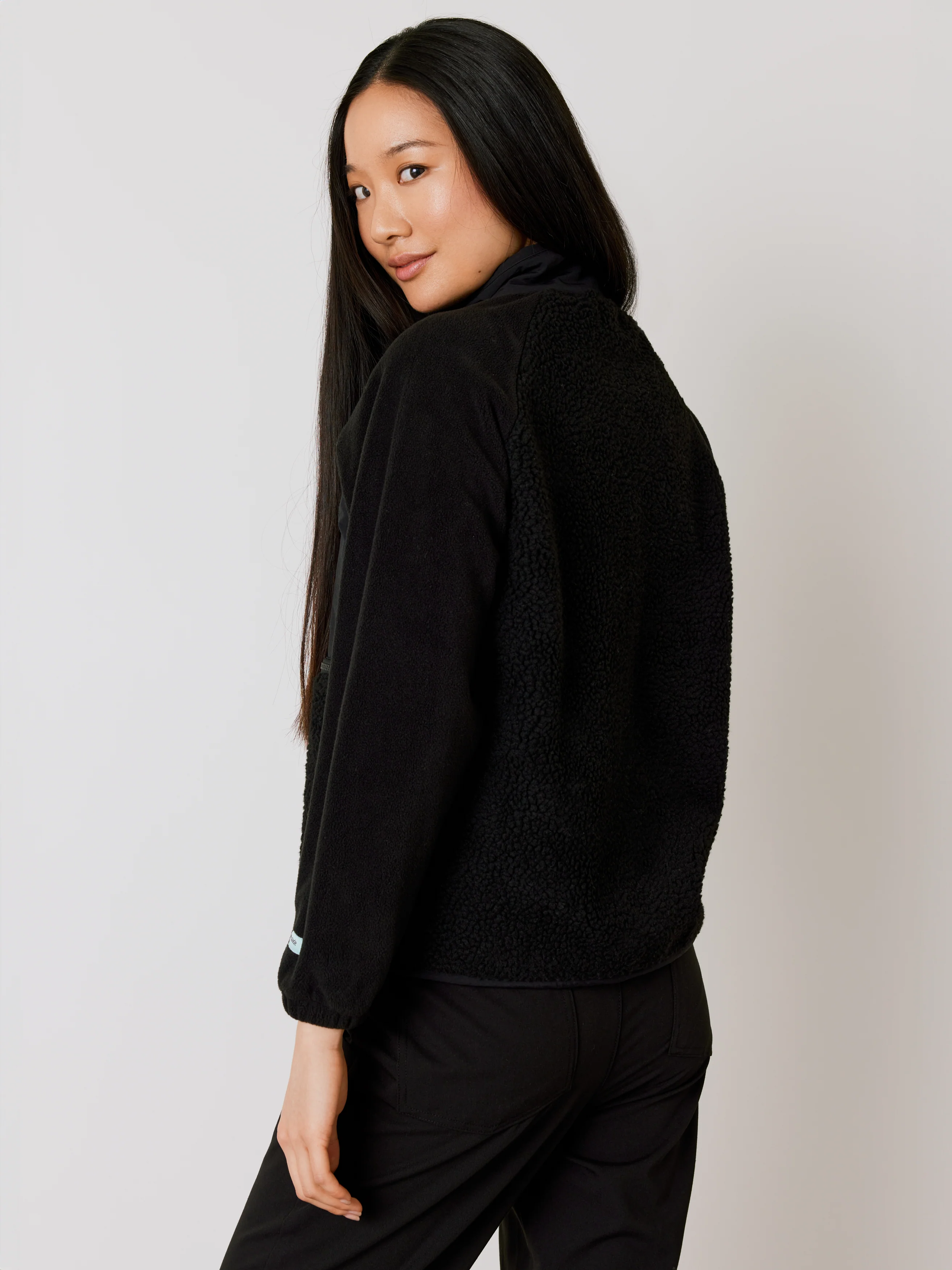 Sherpa Vest - Black - Image 6