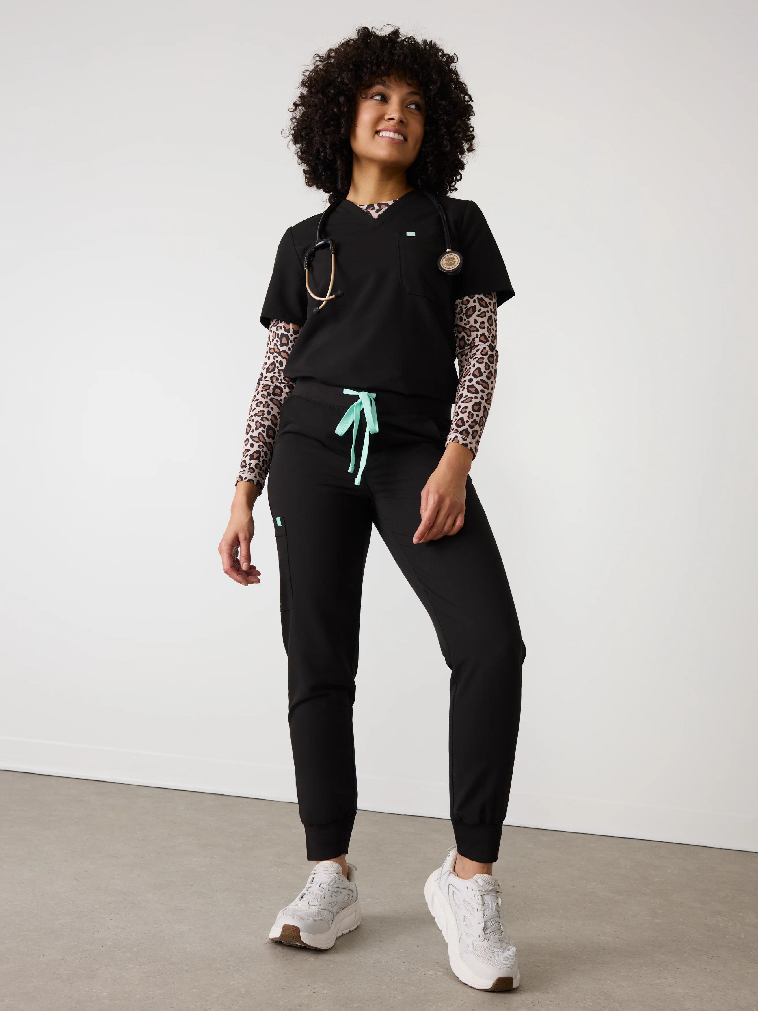 Women High-Performance Underscrub - Leopard - Long Sleeves - Image 4