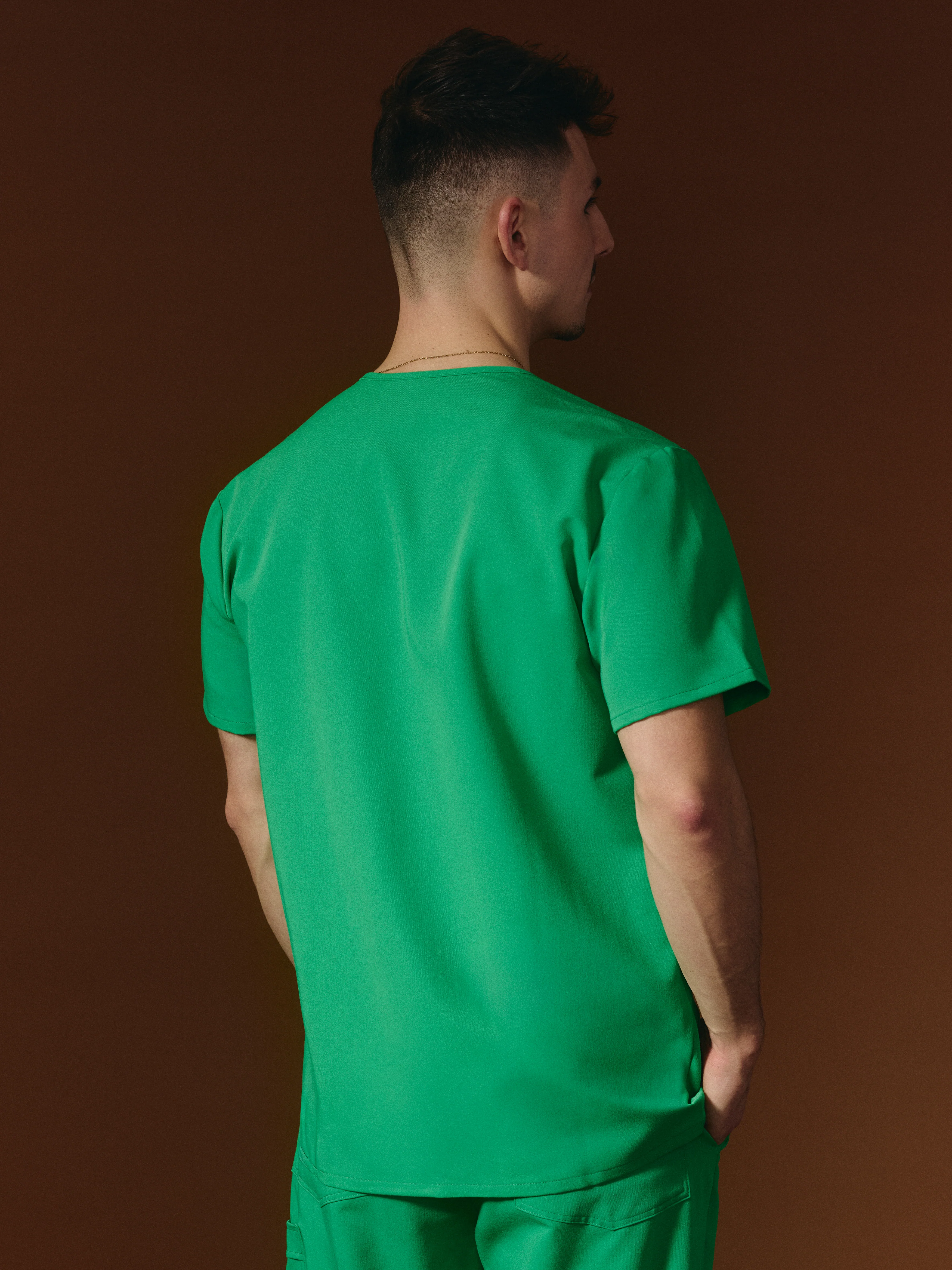 ZACK RE-GARDE™ - G-M x PONY GREEN - Three Pockets Men's Scrub Top - SILVADUR™ - Image 3